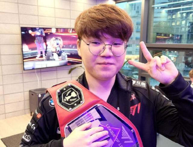 他不仅完成 他不仅完成