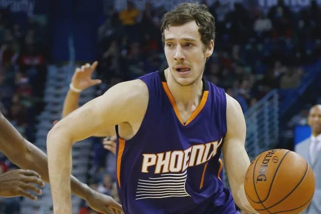 巨人隐现 巨人隐现