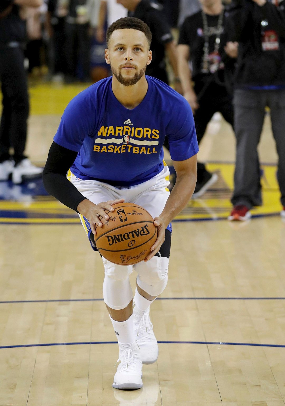 比的视觉震 比的视觉震